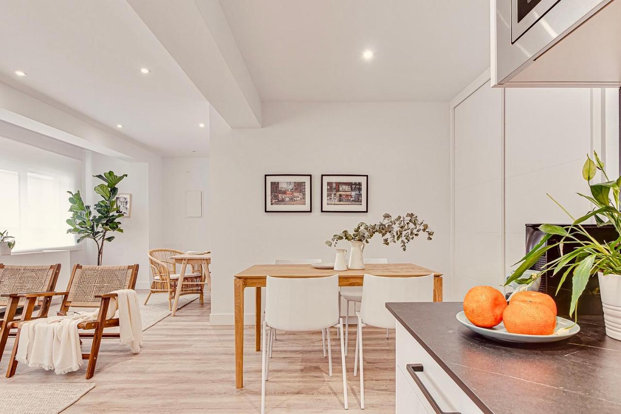 Main Street Deluxe Apartment A Coruna Bagian luar foto